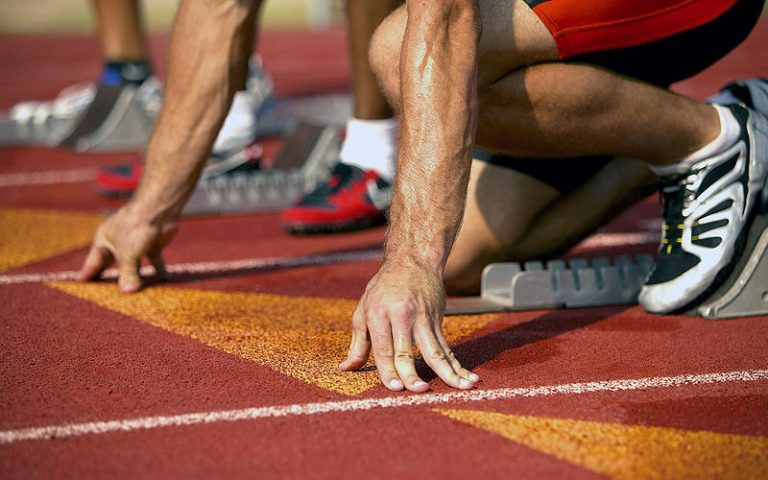 Athlete at starting block, Sprint Burndown charts with Datadeck